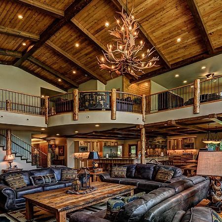 Whispering Pines Lodge: 9 Bedroom Eagle River Kültér fotó