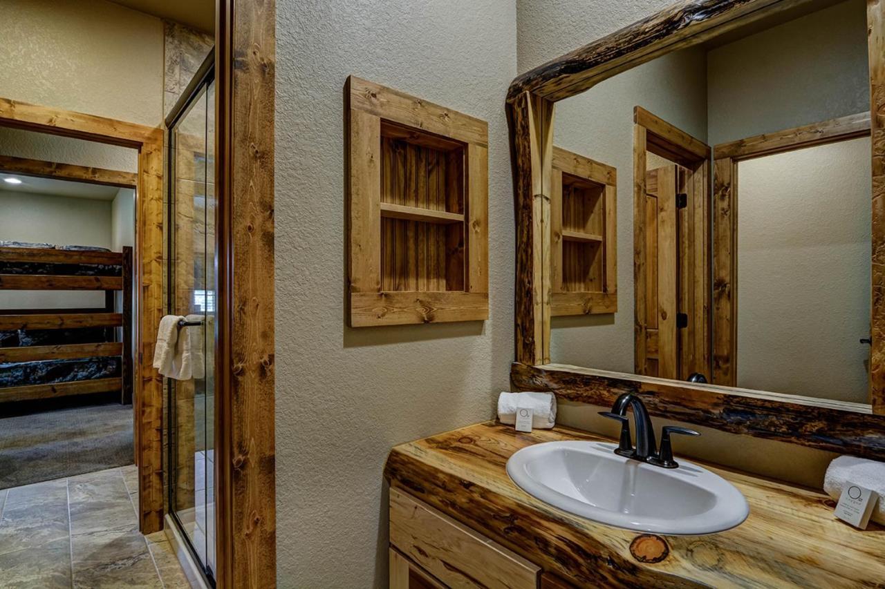 Whispering Pines Lodge: 9 Bedroom Eagle River Kültér fotó