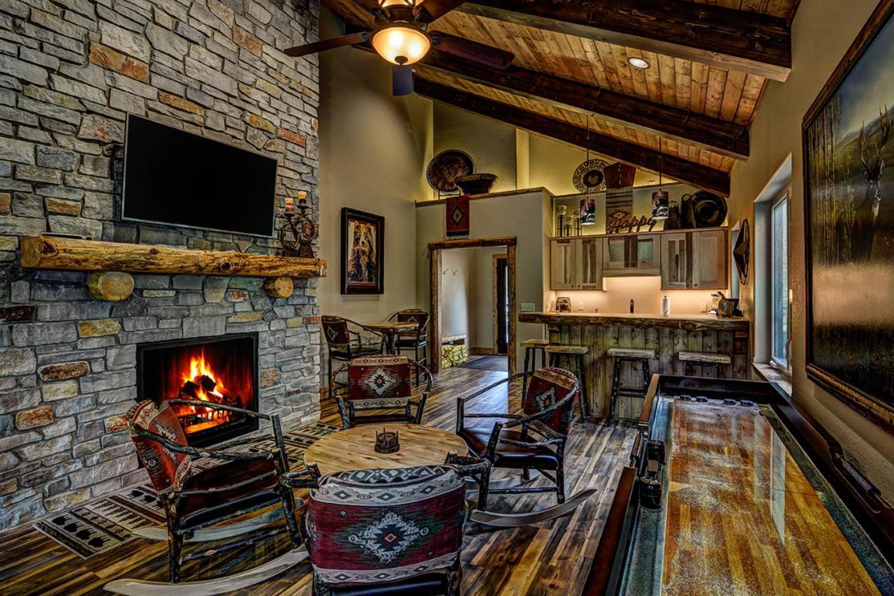 Whispering Pines Lodge: 9 Bedroom Eagle River Kültér fotó